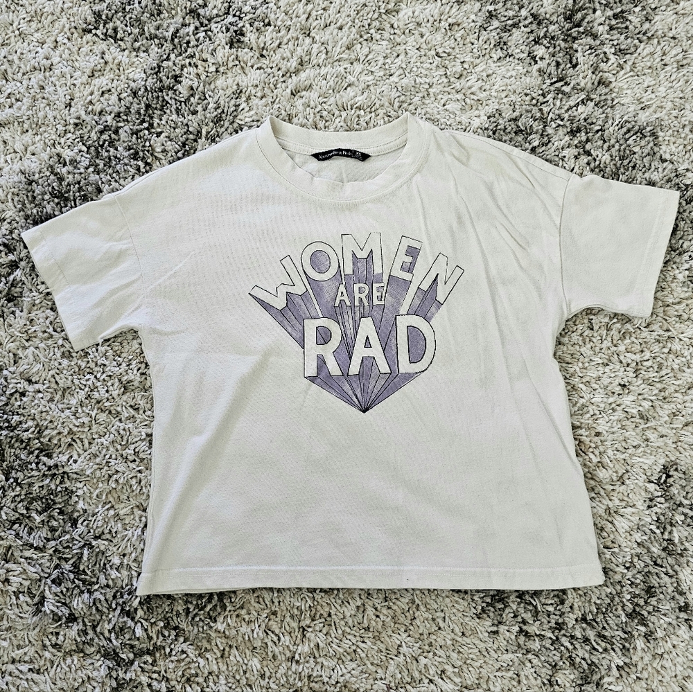 Women's Extra Small Abercrombie & Fitch "Women are Rad" Top